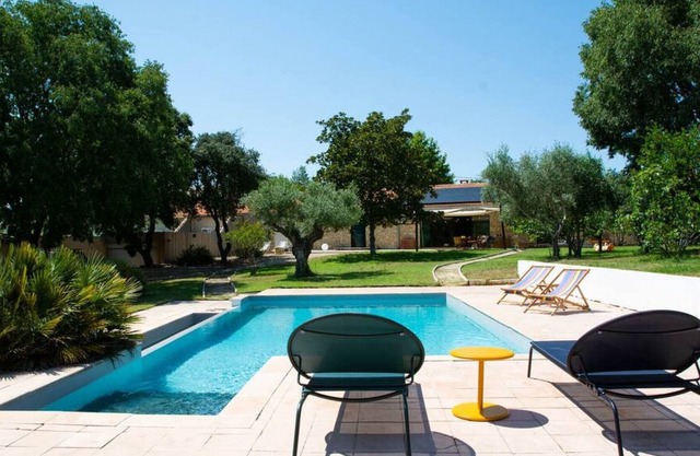 Mas des Grenadiers · Charmant mas avec piscine à Montpellier