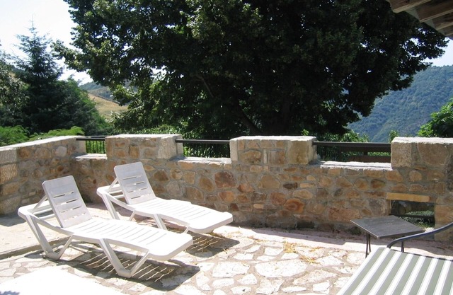 Mas du Vernadel: 5 gites with swimming pool in the countryside: gite ROMARIN: 5 pers. max.