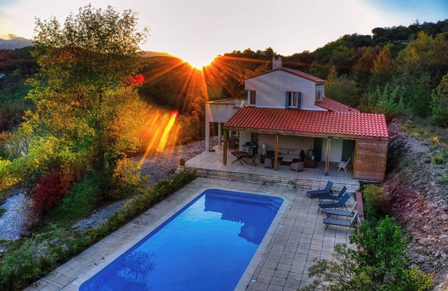 MAS TESSA 15 min from Céret 4 bedrooms 8 persons 2 bathrooms