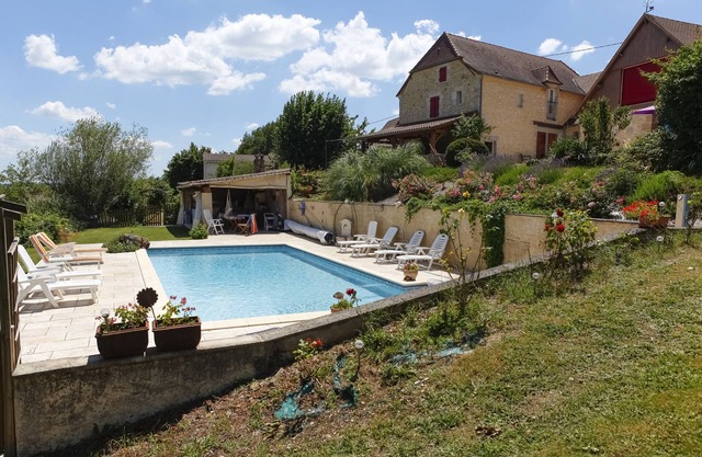 MASKALI, Gite le Périgourdin, heated swimming pool, open view