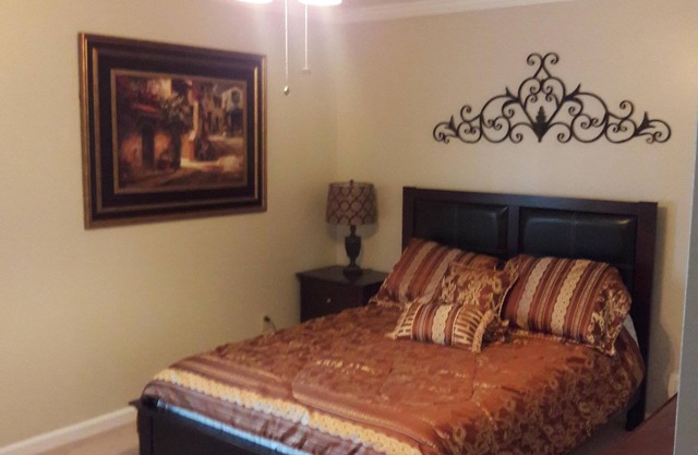 Master bedroom & bathroom