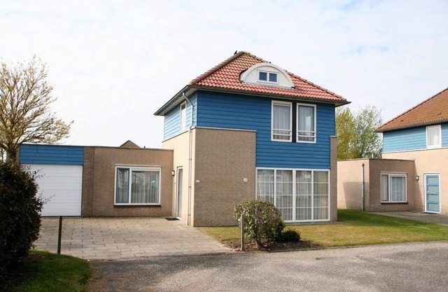 Maxime 209 - Kustpark Village Scaldia - Large detached holiday villa with garage
