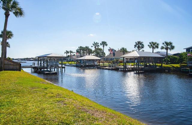 Mayo Clinc 1mile from Intercoastal waterfront home w/pool and Breathtaking Views