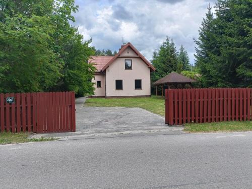 Mazury, Domek pod Lasem