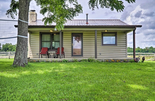 McArthur Cabin: Peaceful Getaway on Farm!