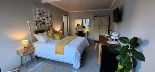 McCrae's Garden Suite