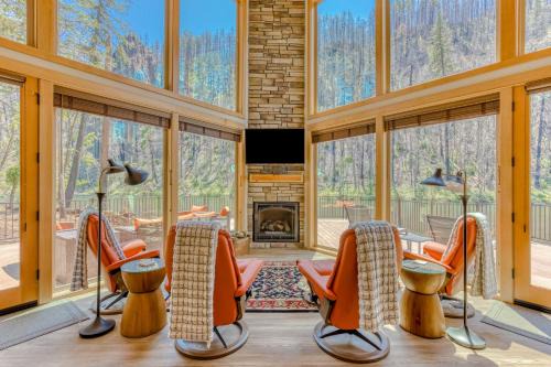 McKenzie River Retreat