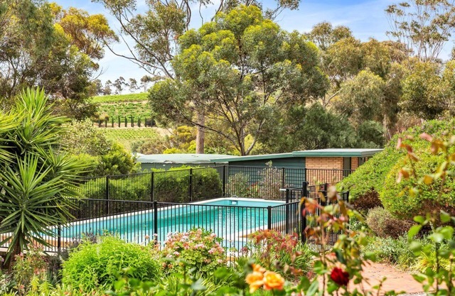 McLaren Vale, Las Vinas Holiday Home on 4 acres