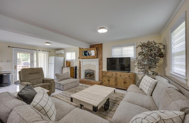 Mechanicsville Vacation Rental about 8 Mi to Richmond