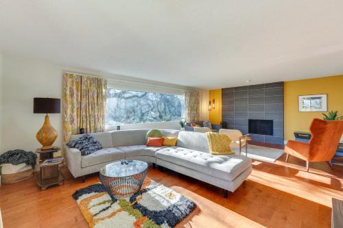 Medford Vacation Rental with En-Suite Bathrooms!