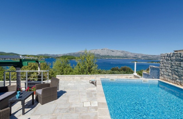 Mediteranea traditional stone house with pool, BBQ and beautiful sea view