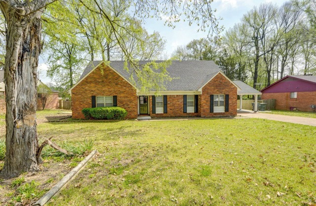 Memphis Vacation Rental - Walk to Graceland!