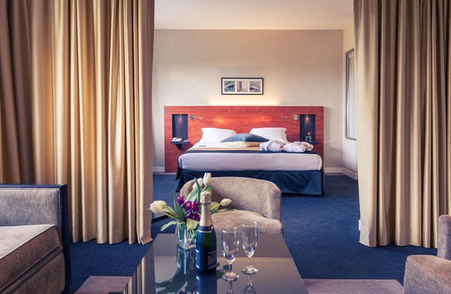 Mercure Maurepas Saint Quentin