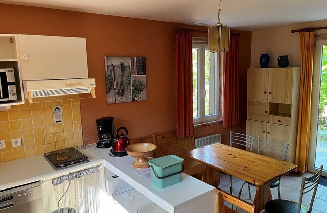 Merle, cottage at the Hameau des Laurières