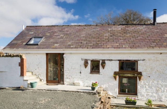 Merlin Cottages: 4* High Barn, Games Room, Sleeps 4