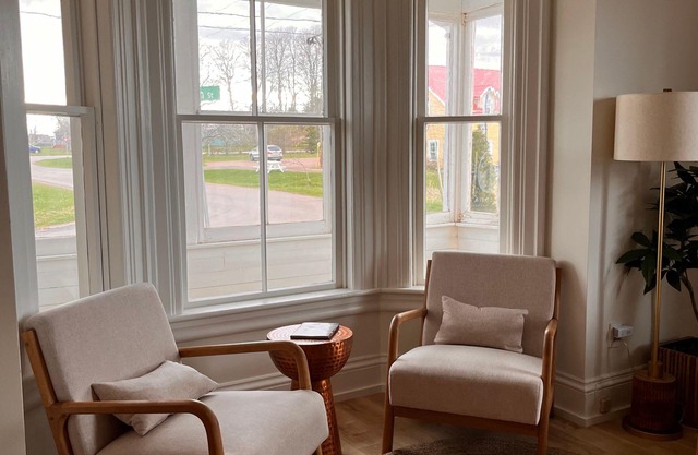 Mermaid Cove - Top Floor Pivate Room with Ensuite