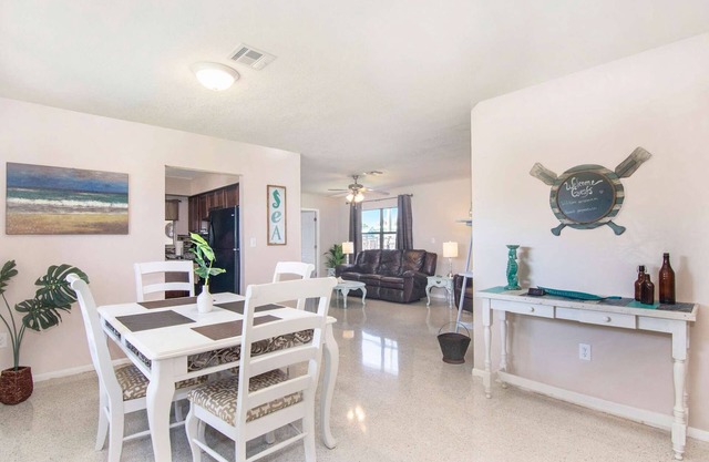 Mermaid · Home w/Rec Room & Patio · 14 min to Beach