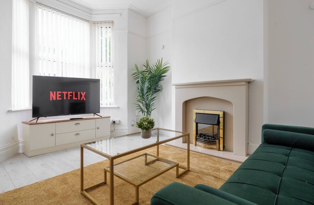 Mersey View By Liverpool Luxretreat 4 Bedroom House Next to Everton Stadium