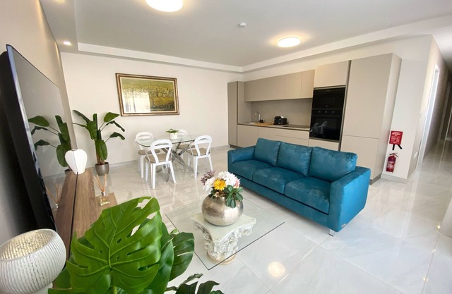 Mia White Luxury Suite with large private terrace, 2bed2bath, 50mt from the sea