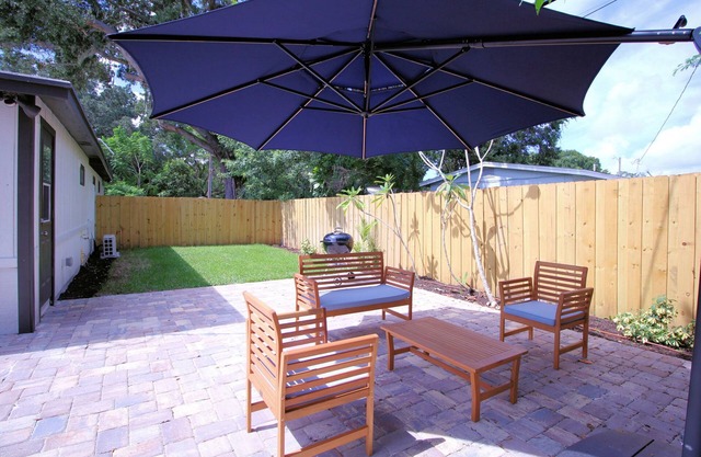 Mid-Century 1/1 Near Downtown/Siesta Key/SMH/Arlington Park