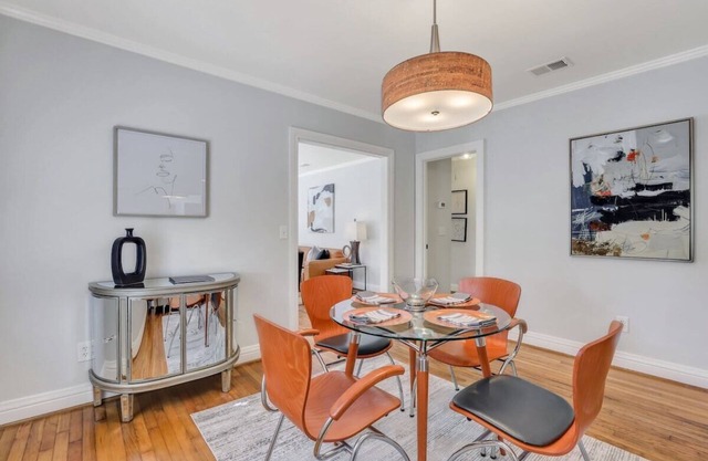 Mid-Century Bungalow - Blue Mile & Close to GSU!