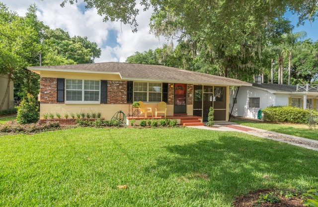 Mid Century Modern Cottage in The Heart of Winter Park
