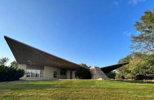 Mid Century Modern Googie Architect Designed Home. Welcome Modern Designers!