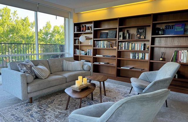 Midcentury 2br apartment in Toorak nClose to MCG, Tennis, CBD n