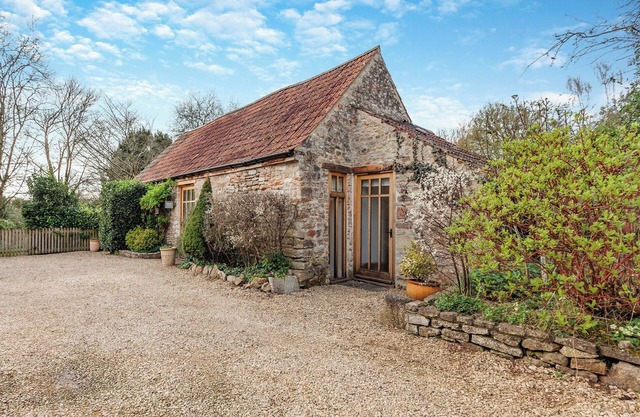 Midsummer Cottage Retreat