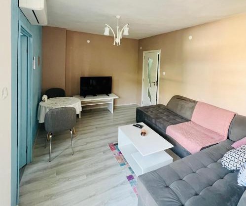 Midtown Apartment