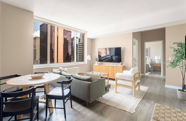 Midtown Manhattan apartment with 2BR 2BTH steps to Times Square