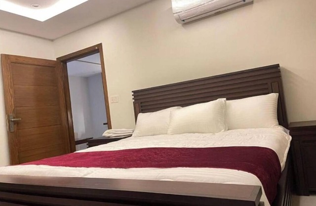 MIDWAY HOTEL & RESIDENCY - 1BR Deluxe Apartment Unit A