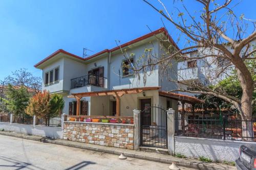 Milina's Cozy Riverside Apartments