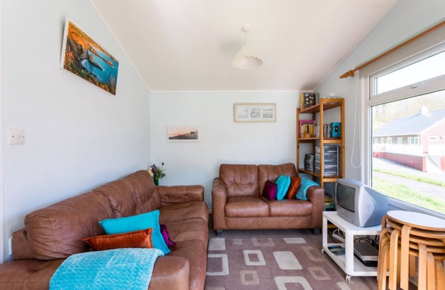 Milkwood, A lovely Three-bedroomed chalet, sleeps five