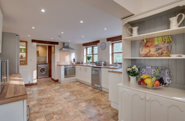 Mill Barn - Three Bedroom House, Sleeps 6