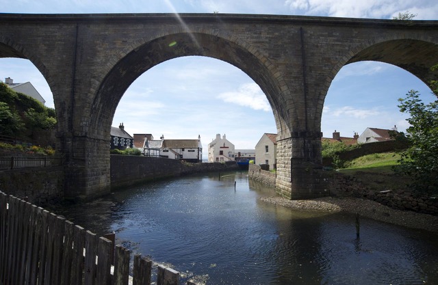 Mill Cottage, waterside, in the heart of Lower Largo & fully renovated