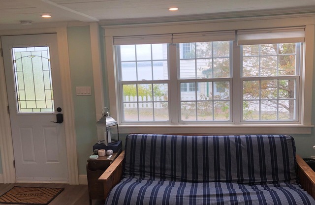 Millie's Bay Heaven - Historic Cottage on the Sea