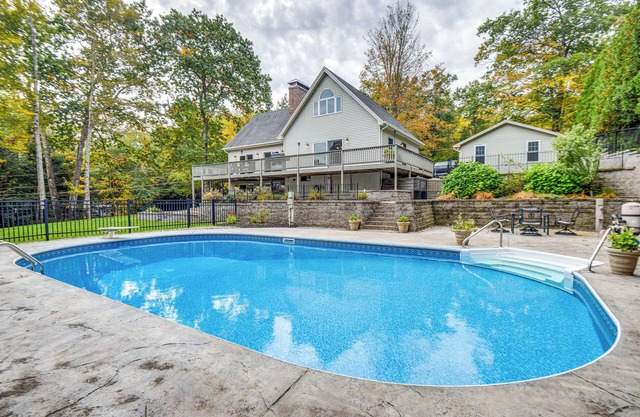 Milton Hidden Gem w/Pool, Hot Tub & Fireplace!