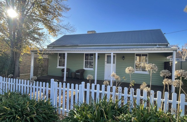 Mimosa Cottage