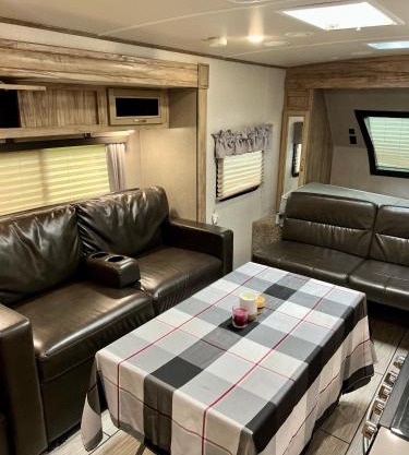 Mineral River Eco Caravan