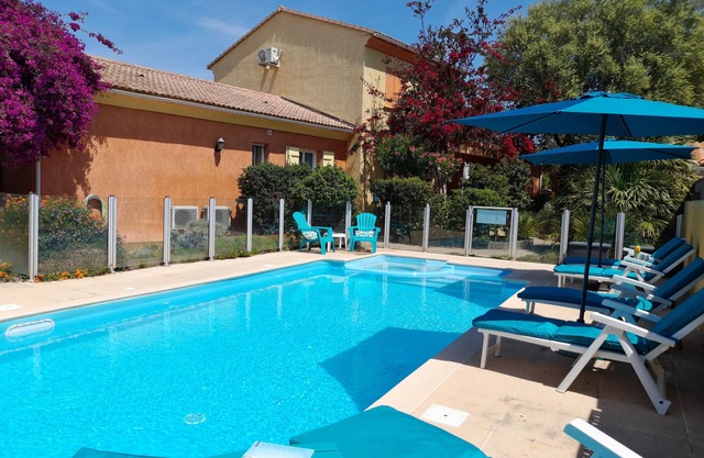MINI VILLA 60m² with swimming pool - 2 bedrooms - air-conditioned - terrace - beach 5 mins