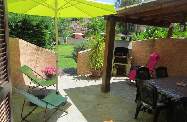 Mini-villa with pool by the sea at the Port of Taverna - Costa Verde