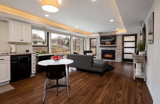 MINNeSTAY* Bassett Creek Retreat |
