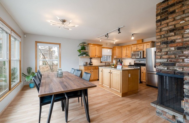 MINNeSTAY*The Retreat at Linden Hills