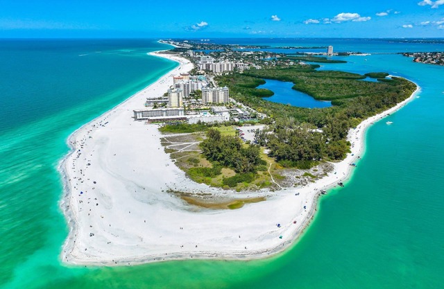 Minorga in Siesta Key Village