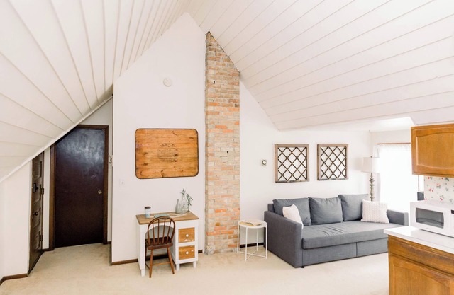 Mins to Local Shops, Brewery & More! Downtown 1BR Suite!n