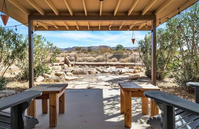 Minutes form Joshua Tree National Park!