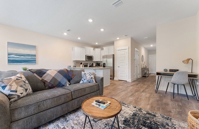 Minutes from white sand and blue seas! 3BR/2.5BA