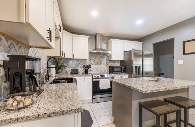 Minutes to Parris Island w/Pool and 2 Master Bdr