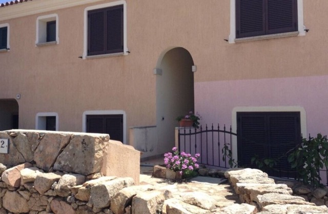 Mirto apartment, in a residential village with sea view AGRUSTOS
